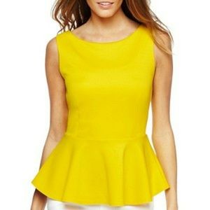 ♠️Reposh♠️Bisou Bisou yellow peplum